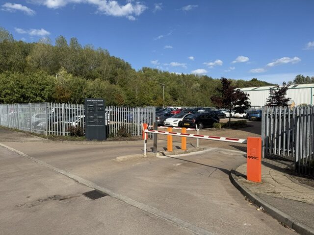 watersidehousebarrier